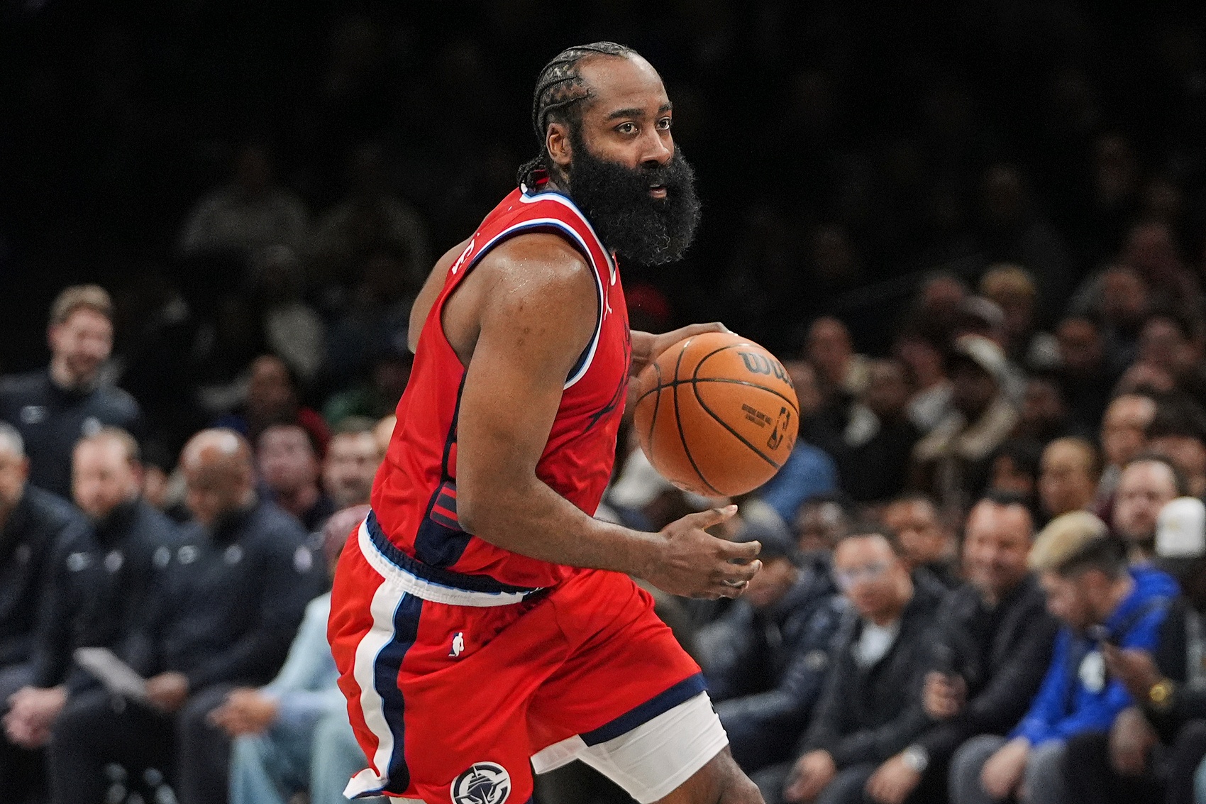 乐鱼体育登录-三分5中0！哈登单核带队首节打满 8投2中仅得6分2篮板2助攻